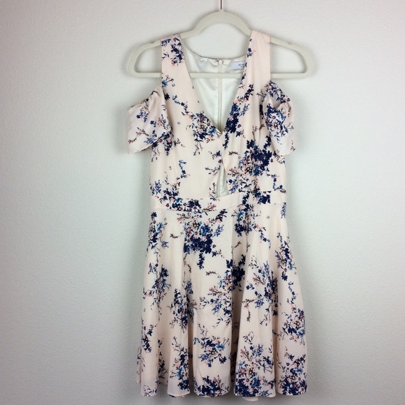 Ali & Jay Dress - Picture 3 of 7